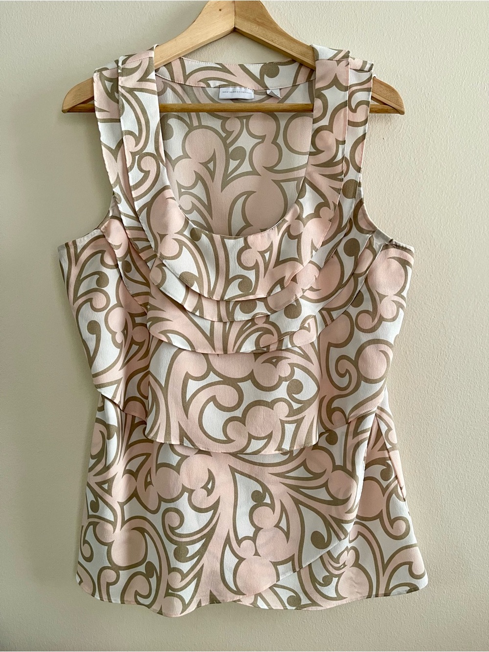 New York & Company Sleeveless Pink & Gray Patterned Ruffle Shell Blouse Large